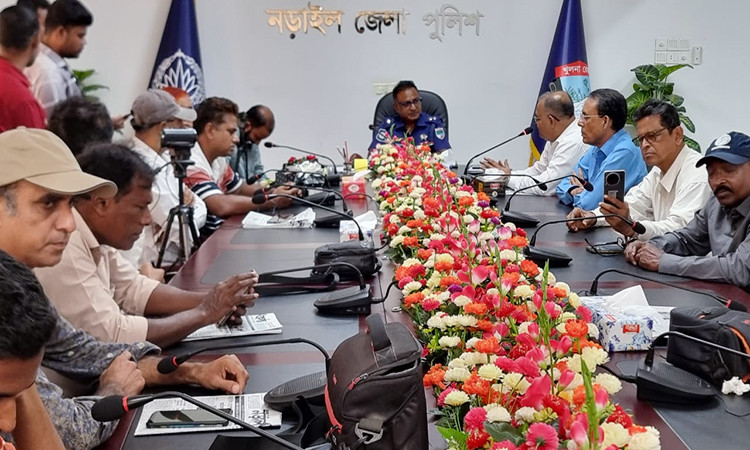 সাংবাদিকদের সাথে নড়াইলের নবাগত পুলিশ সুপারের মতবিনিময়
