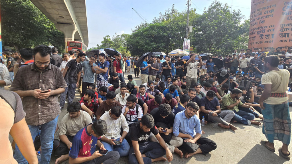 নতুন কর্মসূচি ঘোষণা দিয়ে শাহবাগ ছাড়লেন বুয়েটের শিক্ষার্থীরা