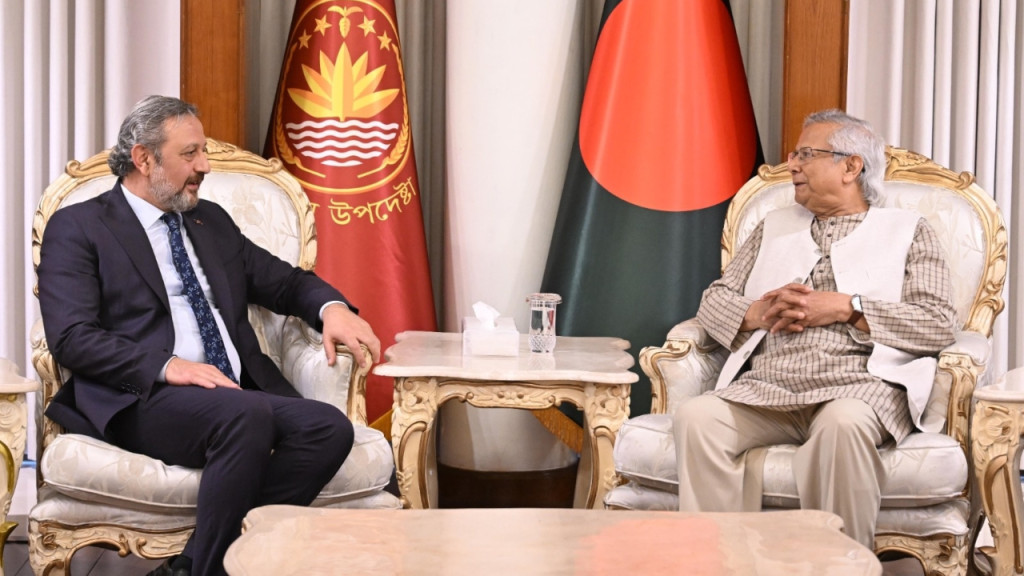 তুর্কি সংসদীয় প্রতিনিধিদলের সঙ্গে প্রধান উপদেষ্টার বৈঠক