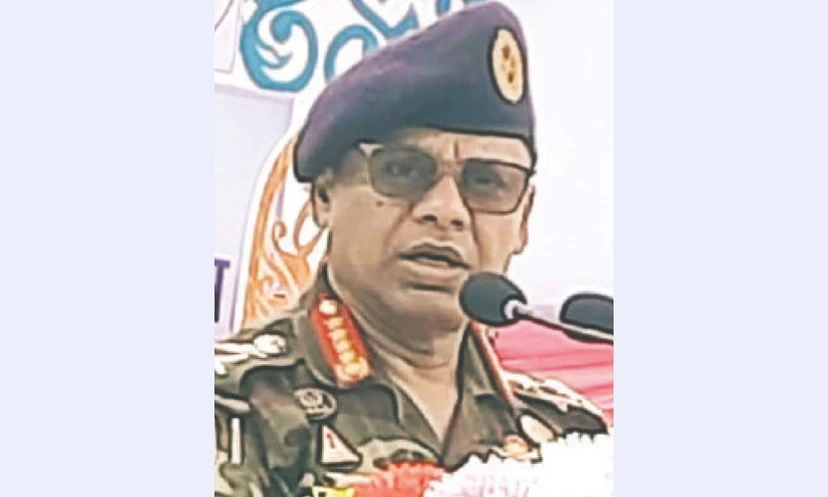 নড়াইলে সেনাপ্রধানের বিভিন্ন কার্যক্রম পরিদর্শন