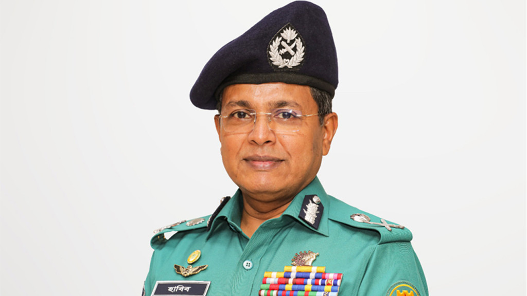 সেমিনারে যোগ দিতে যুক্তরাজ্যের পথে ডিএমপি কমিশনার