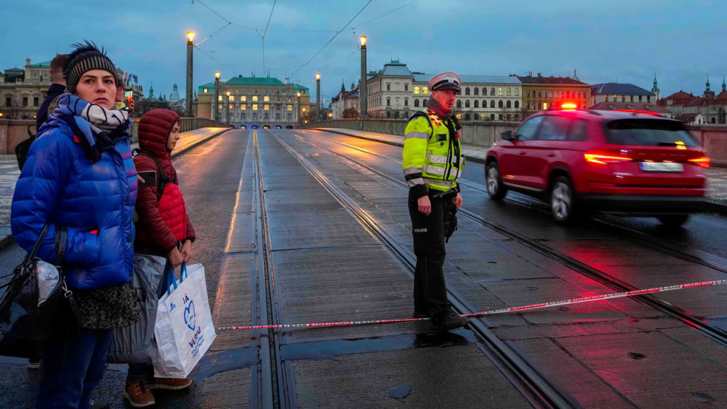 চেক রিপাবলিকে বিশ্ববিদ্যালয়ে বন্দুক হামলায় ১১ জন নিহত
