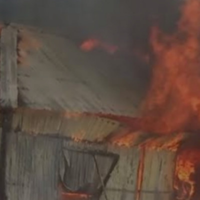 নড়াইলে আগুনে পুড়ে নিঃস্ব দুই হতদরিদ্র পরিবার