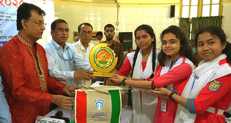 নড়াইলে দুর্নীতি প্রতিরোধে বিতর্ক প্রতিযোগিতা, বিজয়ী বালিকা উচ্চ বিদ্যালয়