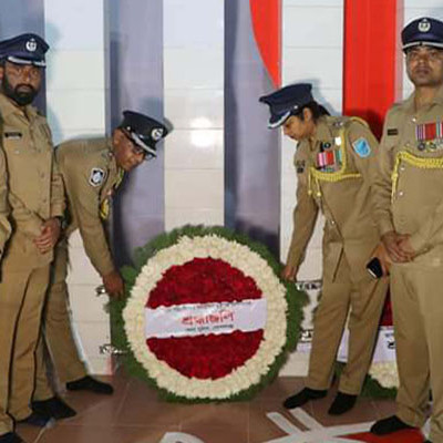 গোপালগঞ্জে একুশের প্রথম প্রহরে জেলা পুলিশের  শ্রদ্ধাঞ্জলি