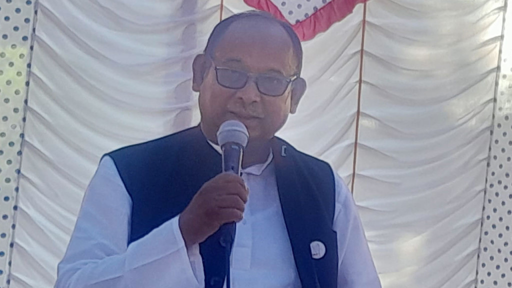 আচরণবিধি লঙ্ঘনের অভিযোগে রেলমন্ত্রীকে শোকজ