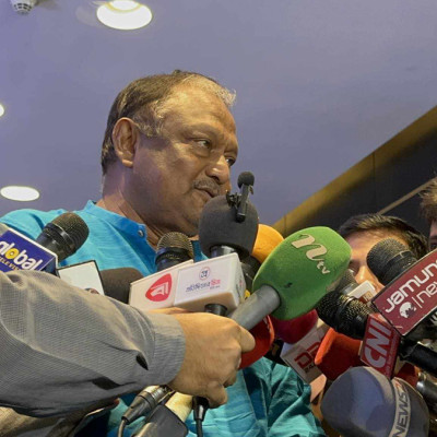 গতকাল প্রধানমন্ত্রীর সঙ্গে দুই ঘণ্টা ছিলাম, জিজ্ঞেসও করেননি