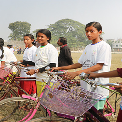 নড়াইলে তারুণ্যের উৎসবে বালক-বালিকাদের সাইক্লিং প্রতিযোগিতা