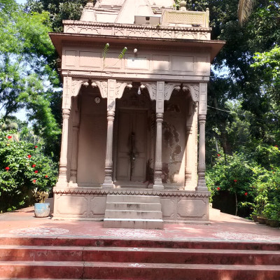 নড়াইল জমিদার আমলের স্থাপত্য ও ইতিহাসের সাক্ষী বেলে পাথরের সর্বমঙ্গলা কালী মন্দির