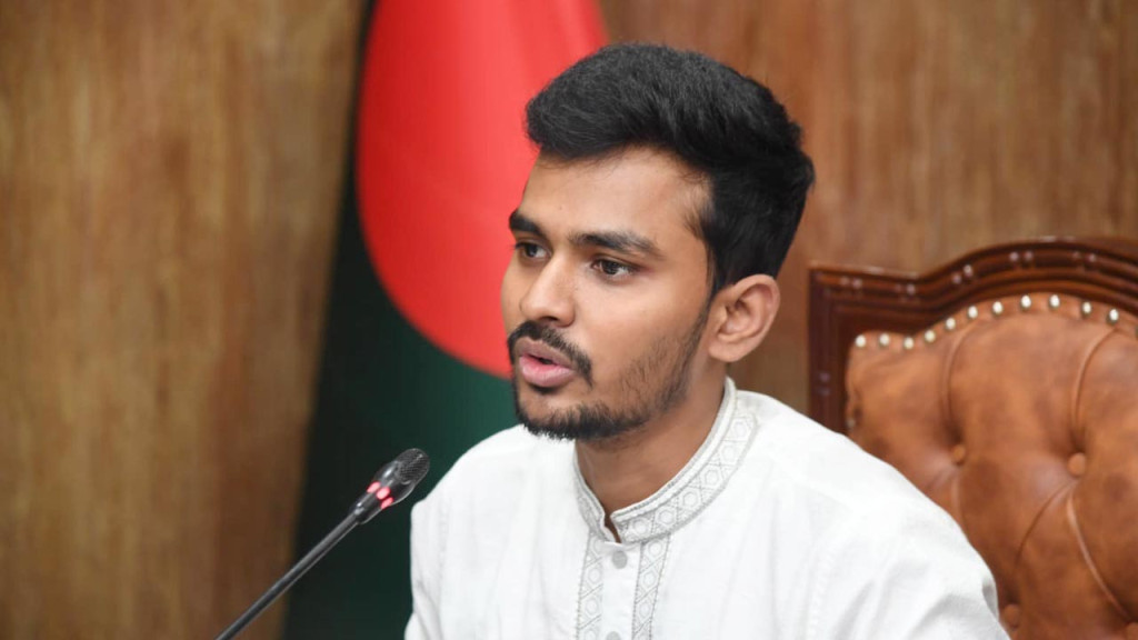 বিএনপি গায়ের জোরে নগর ভবন বন্ধ করে আন্দোলন করছে : উপদেষ্টা আসিফ