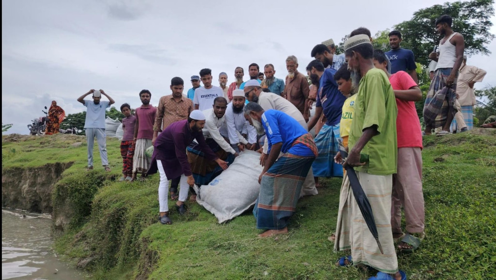 কলাগাছিয়া ইউনিয়নের লোহালিয়া নদীর রামনাবাদ ভেরিবাদ ও নদী ভাঙ্গা কবলিত এলাকা রক্ষায় জিও ব্যাগ এর মাধ্যমে কাজের উদ্বোধন