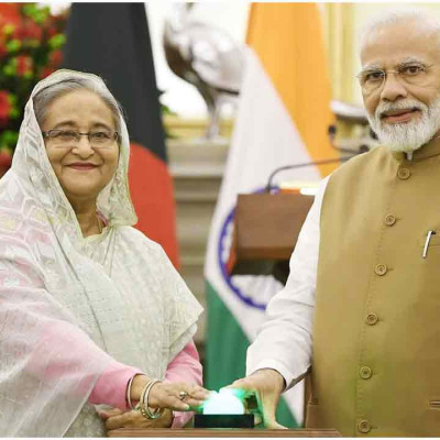 শেখ হাসিনাকে নিয়ে ভারতের সামনে তিনটি রাস্তা খোলা