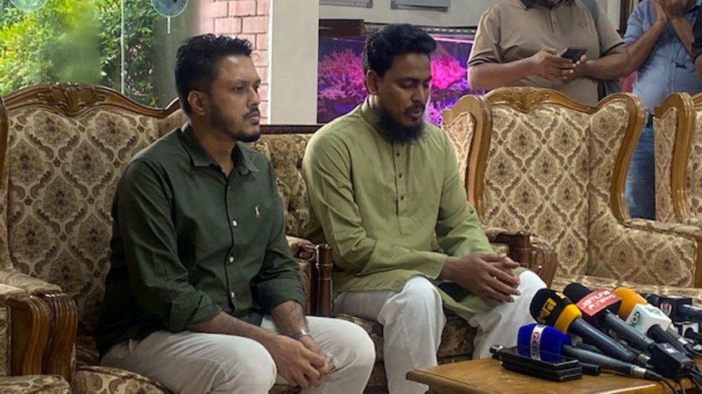 এক ব্যক্তির কাছে ক্ষমতা কেন্দ্রীভূত থাকা গণতন্ত্রের জন্য হুমকি : আখতার