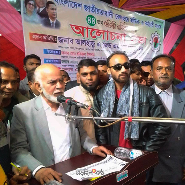 দীপিকার চুলের মুঠি ধরে টেনে নিয়ে যান শাশ্বত চ্যাটার্জি!