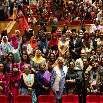 জুলাই বিপ্লবী কন্যাদের কথা শুনলেন প্রধান উপদেষ্টা