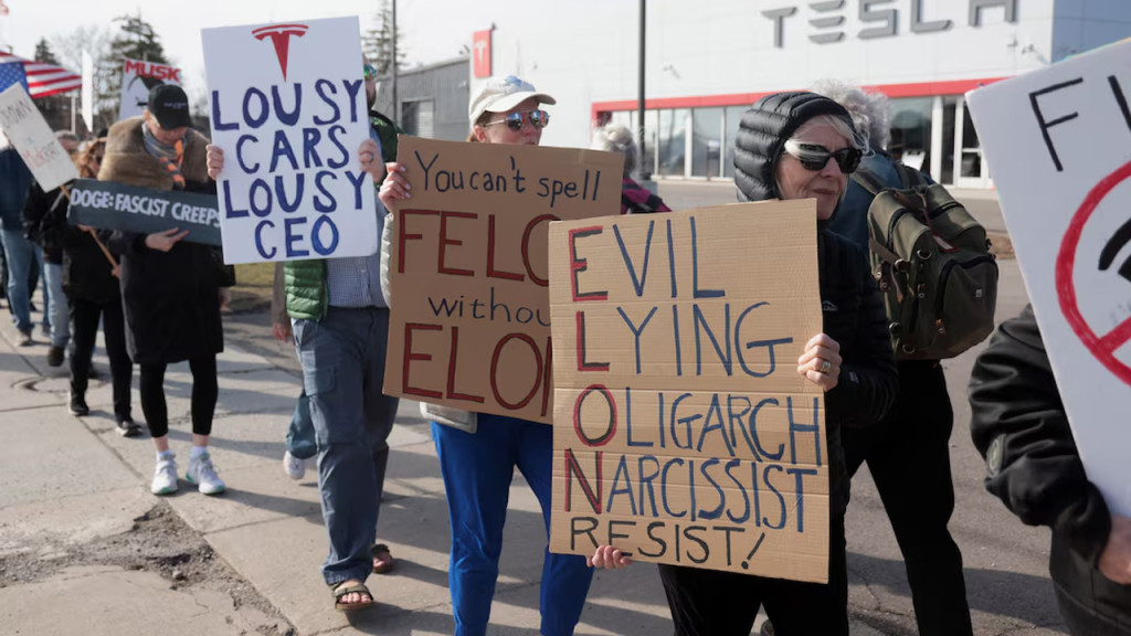 যুক্তরাষ্ট্রে ট্রাম্পের বিরুদ্ধে নামছেন হাজার হাজার মানুষ