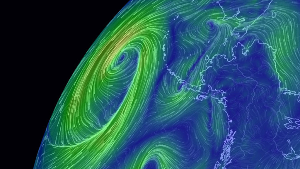 শিম্পাঞ্জির সঙ্গে ছবি তুলে কটাক্ষের শিকার নুসরাত
