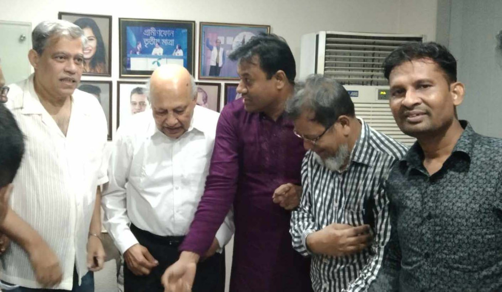 ভারতীয় ব্যবসায়ীদের বাংলাদেশে বিনিয়োগের আহ্বান প্রধানমন্ত্রীর