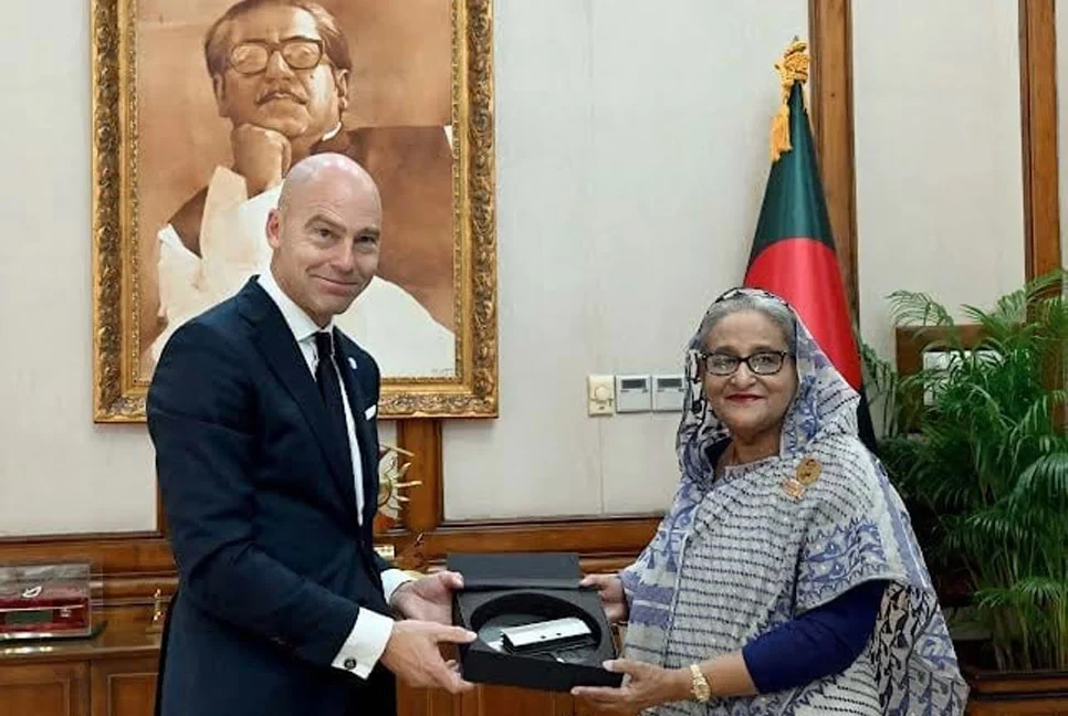 লোকাল অ্যাডাপটেশন অ্যাওয়ার্ড গ্রহণ করেছেন প্রধানমন্ত্রী