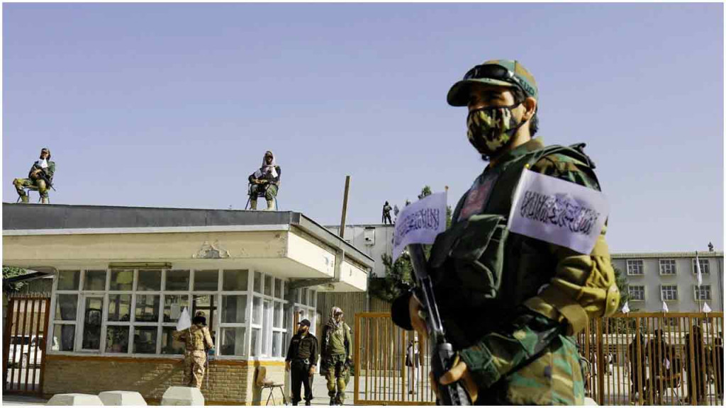 পাকিস্তান-আফগানিস্তানের পাল্টাপাল্টি হামলা, নিহত অন্তত ৮