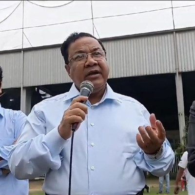 অল্প শিক্ষিতরা টাকা পাঠায়, আর শিক্ষিতরা পাচার করে’