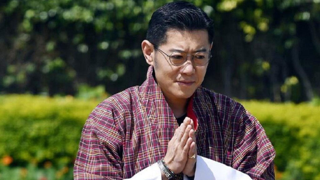 রানিকে নিয়ে ঢাকায় ভুটানের রাজা জিগমে খেসার