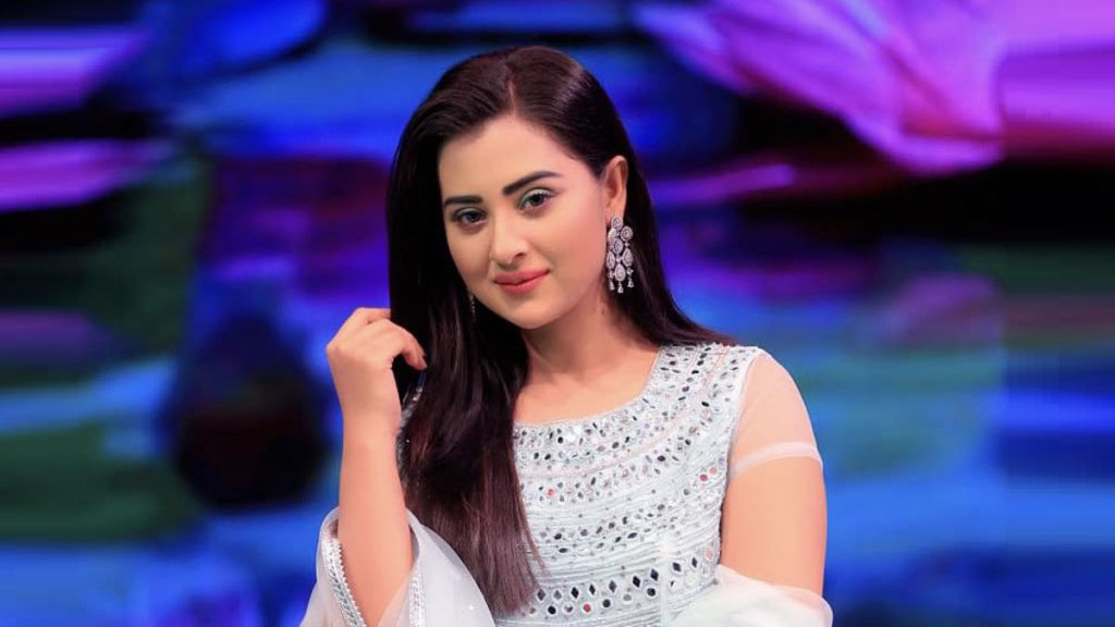 কাকে ‘কুকুর’ বললেন বুবলী?