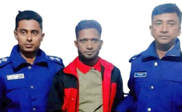 নড়াইলে শীর্ষ সন্ত্রাসী কোবরা বাবুল গ্রেপ্তার