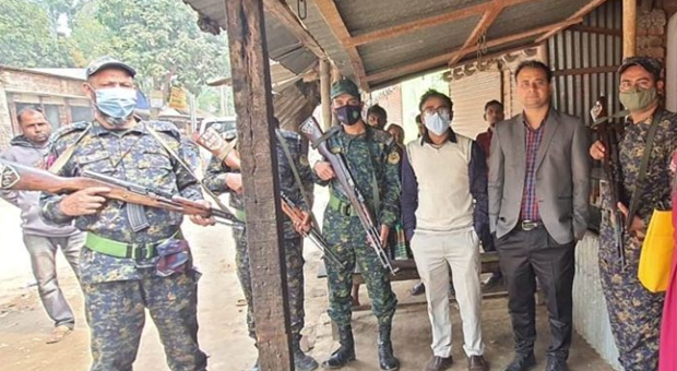 নড়াইলে ৬ প্রতিষ্ঠানকে জরিমানা