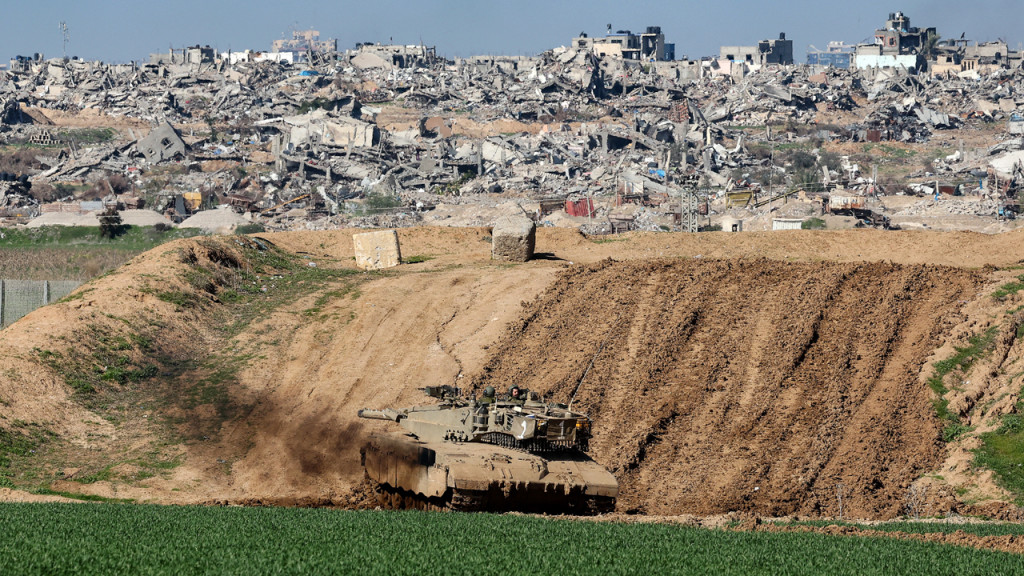 রাফাহতে ইসরায়েলের ব্যাপক বিমান হামলায় ৬০ জনের বেশি নিহত