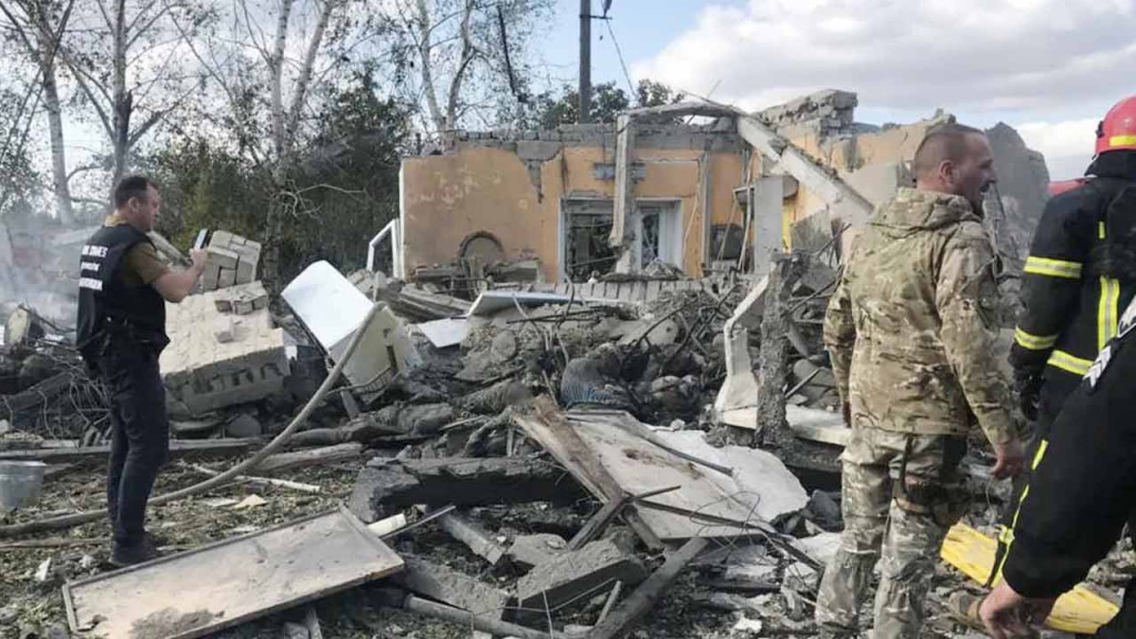 উপহারবাক্সে গ্রেনেড, বিস্ফোরণে ছেলেসহ নিহত ইউক্রেনীয় কমান্ডার