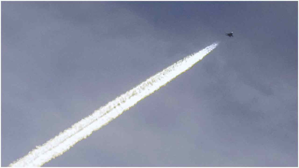 ইসরায়েলে মুহুর্মুহু রকেট নিক্ষেপ হিজবুল্লাহর