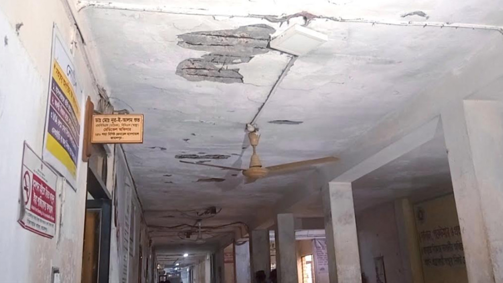 জামালপুরে ঝুঁকিপূর্ণ ভবনেই চলছে চিকিৎসাসেবা