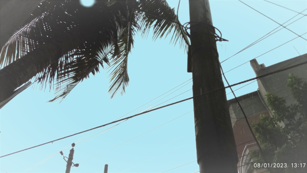 আজ  দুপুরের মধ্যে দেশের ১১ জেলায় ৮০ কিমি বেগে ঝড় বয়ে যেতে পারে!