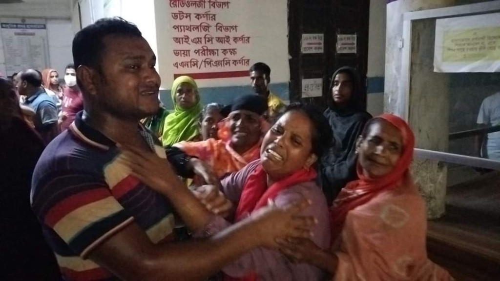 নড়াইলে রান্নার সময় গরম কড়াইয়ের উপর পড়ে গৃহবধুর মৃত্যু