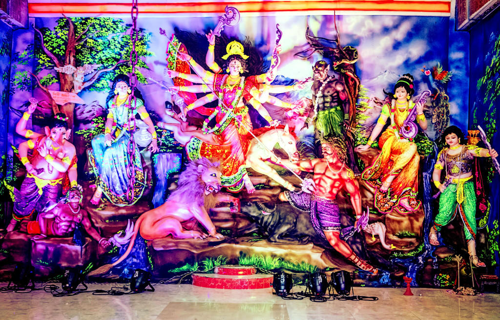 ধর্মীয় নানা আচার-অনুষ্ঠানের মধ্যদিয়ে নড়াইলে  পালিত হচ্ছে শারদীয়া দুর্গোৎসব