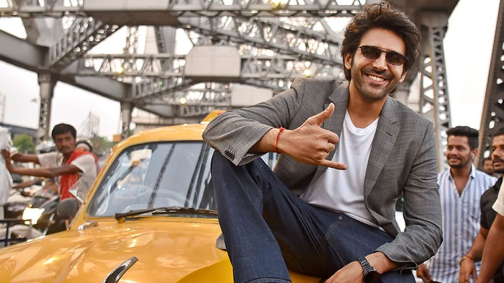 ‘ভুলভুলাইয়া ৩’ ছবির শুটিংয়ে কলকাতায় কার্তিক