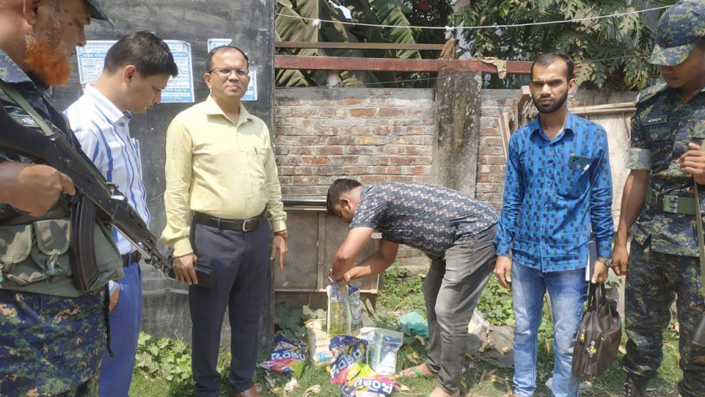 খুলনায় আইসক্রিম ও সেমাই কারখানায় অভিযান, অর্ধলাখ টাকা জরিমানা