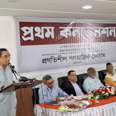 গাড়ি পুড়িয়ে সরকার পরিবর্তন করা যায় না : মেনন