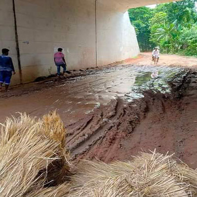 কাশিয়ানীর ভাটিয়াপাড়া গোল চত্বর আন্ডারপাস রাস্তার বেহাল অবস্থা