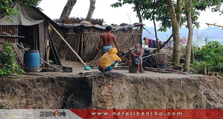 মধুমতি নদী ভাঙ্গন আতঙ্কে লোহাগড়ার রামকান্তপুর গ্রামবাসী!