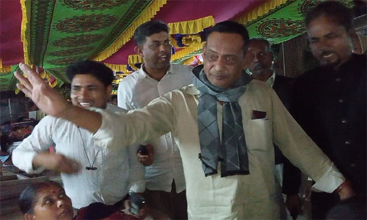 “আমাকে নির্বাচিত করলে ইজ্জত সম্মান পাবেন” চেয়ারম্যান প্রার্থী আজিজ ভূঁইয়া