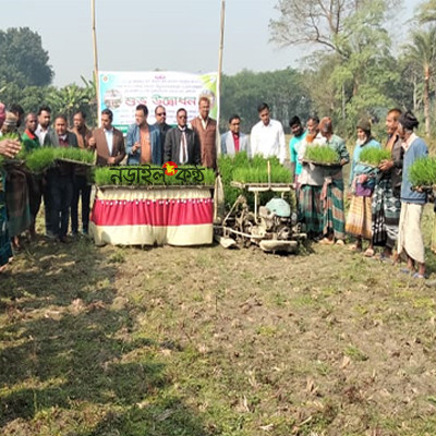 নড়াইলে রাইস ট্রান্সপ্লান্টার’র মাধ্যমে ধানের চারা রোপণ উদ্বোধন