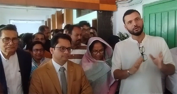 ‘ জনস্বার্থে নড়াইল পৌর উন্নয়ন কাজ চলবে’ -হুইপ মাশরাফী