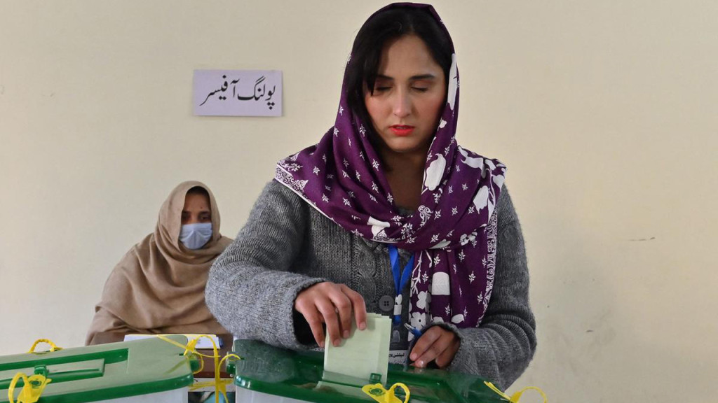 পাকিস্তানে ভোট গ্রহণ শেষ, চলছে গণনা