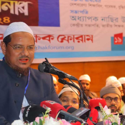 নতুন শিক্ষা কারিকুলাম শিক্ষক-অভিভাবকরা প্রত্যাখ্যান করেছেন