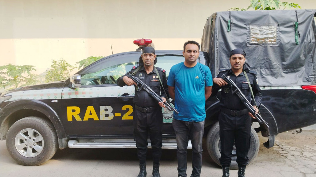 মোহাম্মদপুরে জাল স্ট্যাম্প বিক্রি চক্রের মূলহোতা ফাহাদ গ্রেপ্তার