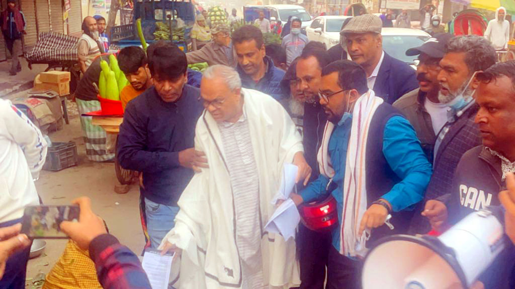 ‘সরকারের লোকেরা নাশকতা করে দোষ দিচ্ছে আন্দোলনকারীদের ওপর’