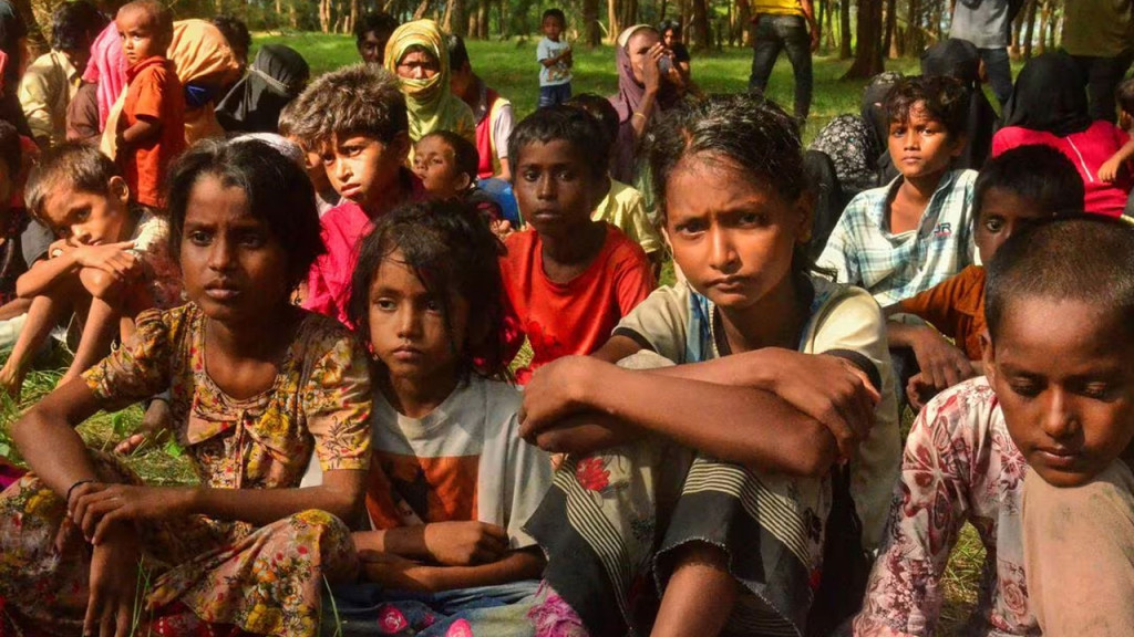 সমুদ্র পাড়ি দিয়ে ইন্দোনেশিয়ায় আরও ১৩০ রোহিঙ্গা