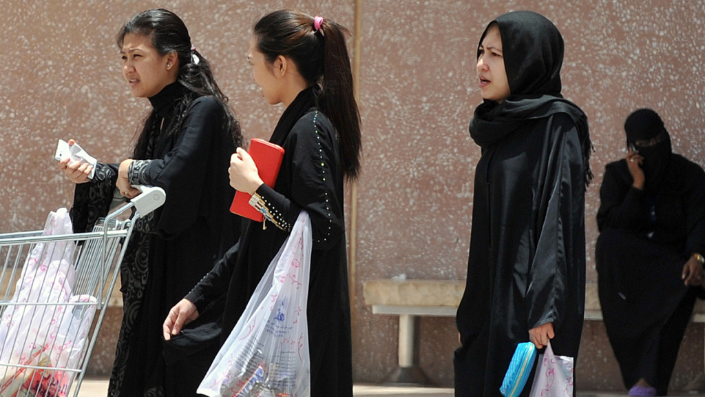 বয়স ২৪ না হলে গৃহকর্মী নিতে পারবেন না সৌদির অবিবাহিতরা